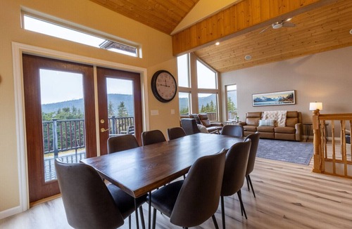 Bear Creek House | Misty Mountain Retreat, Epic Views, Sleeps 11