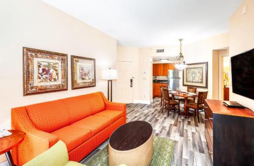 Weston Resort | Mizner Place at Weston Town Center, Fort Lauderdale