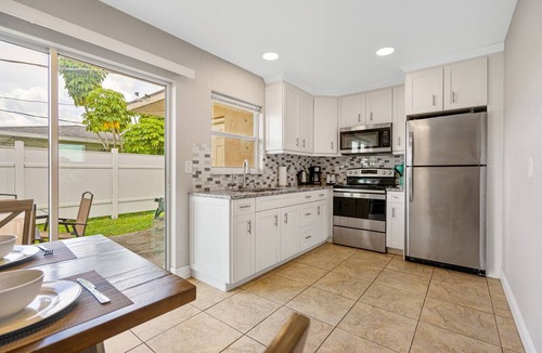 Warm Mineral Springs Apartment | Modern 1 Bedroom Stay Close to Warm Mineral Springs and Gulf Beaches