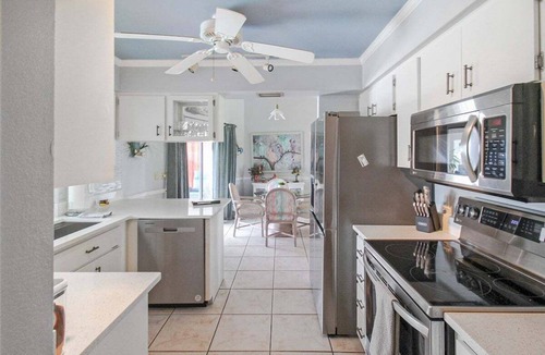 Englewood East House | Modern 2 bedroom home with private pool & garage - Avalon
