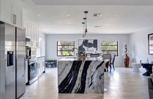 Englewood South House | Modern Family-Friendly Home Near Englewood Beach
