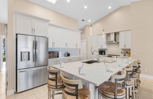 Eight Lakes House | Modern, Luxurious, Waterfront home with Heated Pool - Villa Dock Holiday - Roelens Vacations