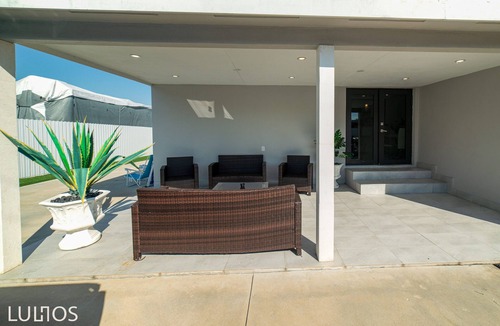 Coral Terrace House | Modern Retreat Near MIA & South Beach BBQ