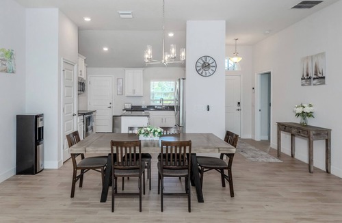 South Venice House | Modern Tropical Retreat, Heated Pool, Minutes to Beaches & Trails!