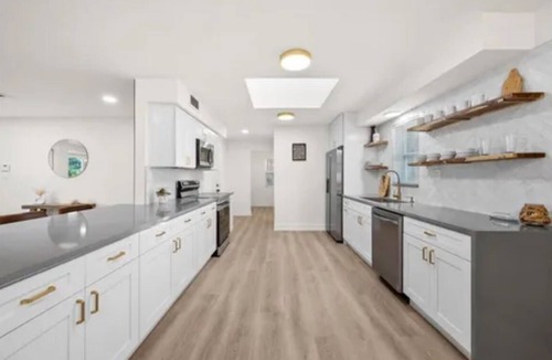 Warm Mineral Springs House | Modern Waterfront Home with Fishing kayaking, 3 min to Warm Mineral Springs
