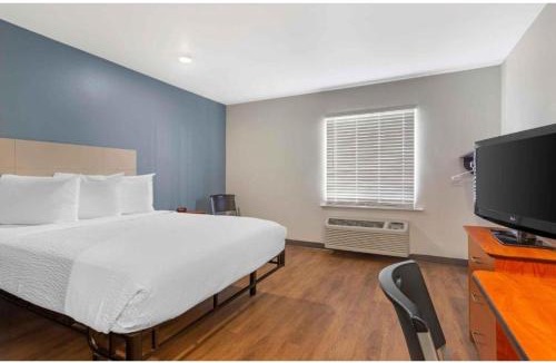 Fort Myers Hotel | Motel 6 Suites Fort Myers, FL