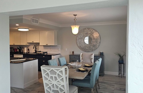 Moorings Condo | Naples 2-bedroom Condo for Lease w/Stunning Water Front Views & Spacious Living!