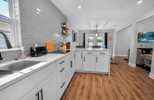 Willoughby Acres House | Naples 4BR | Screened Lanai | Near Beaches