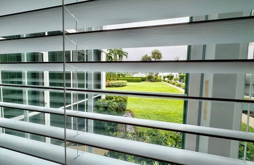 Park Shore Condo | Naples Belair Lane Condo | Community Pool Near Beach & Downtown Snowbird Fri