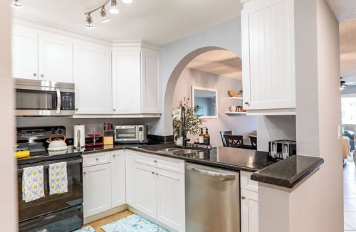 Imperial Golf Estates Condo | Naples Condo - 2BR/2BA, Lakefront Lanai, Heated Pool, Minutes to the Beach!