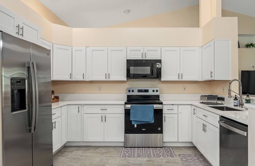 Crown Pointe House | Naples Resort-Heated Pool-Near Beaches-Game Room