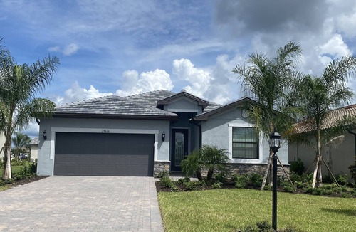 Biggar House | Near Beaches. Community Amenities have pool, restaurants and bars.