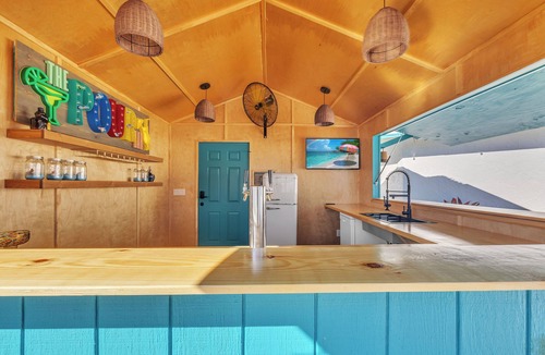 Bradenton House | Near IMG & AMI! Sleeps 10 Heated Pool Pickleball Tiki Bar Luxury Home