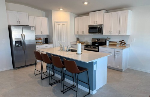 Rotonda Lakes House | New 2026 4 BDR Cozy Home near Beach, golf course and with Jacuzzi