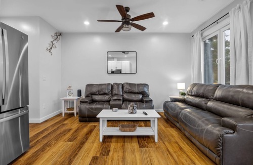 Boiling Springs House | New duplex; sleeps 6! Pet friendly! Perfect for professionals and families!