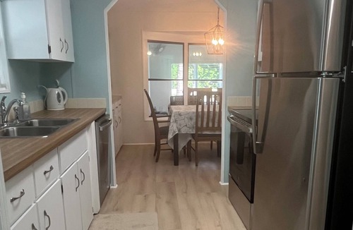 Jacarandas House | NEW: Golf, Pool, Hot Tub, Golf Cart—3br 2ba 1634 sqft home in Lake Fairways CC