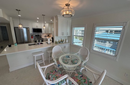Fort Myers Beach Condo | New Gulf Front Pent House 2-bedroom condo on beautiful Fort Myers Beach