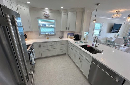 Fort Myers Beach Condo | New Gulf Front Pent House 2-bedroom condo on beautiful Fort Myers Beach