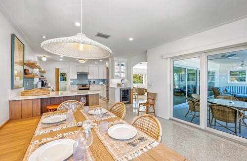 Englewood House | NEW! Ibis Cottage | Direct Beachfront Retreat on Manasota Key