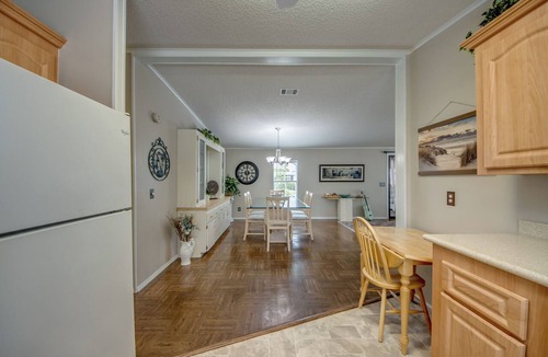 Jacarandas House | NEW listing. Beautiful 2-bedroom home near hospitals, shopping - entertainment.