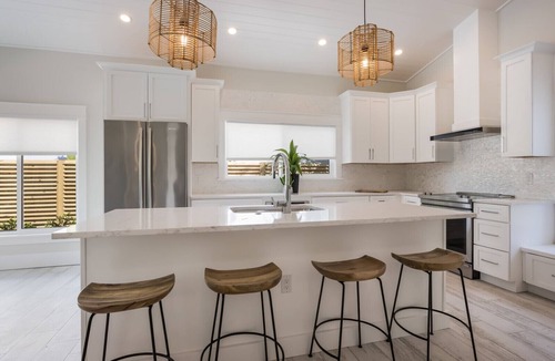 Anna Maria House | New Luxury-Professionally Decorated Home Pool/Spa 5 Minute walk to AMI ocean