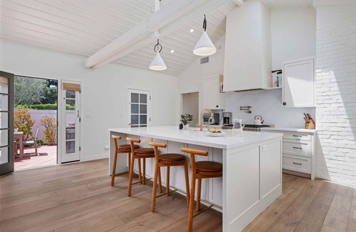 Hedgerow House | NEW Montecito Hedgerow Jewel Box, 4BD/3BA, with Pool and Jacuzzi!