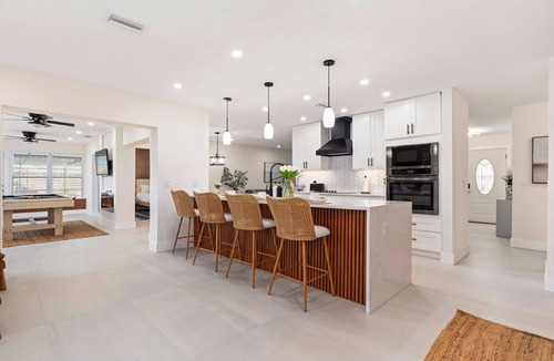 West Bradenton House | NEW - Pool - Near Beaches - Family Sleeps 14 - Mini Golf - Fire Pit