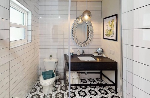 Downtown Apartment | Newly Renovated 1-Bed Apt with Modern High-End Décor and Finishes. Sleeps 3