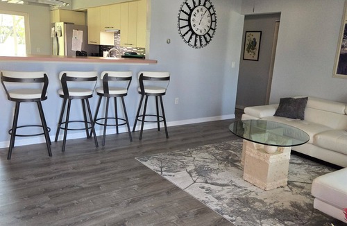North Port House | Newly Renovated 3-BR 2 Bath home. Close to Restaurants & Mineral Springs