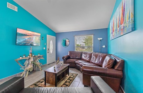Englewood East Apartment | Newly renovated, cozy 2 bedroom