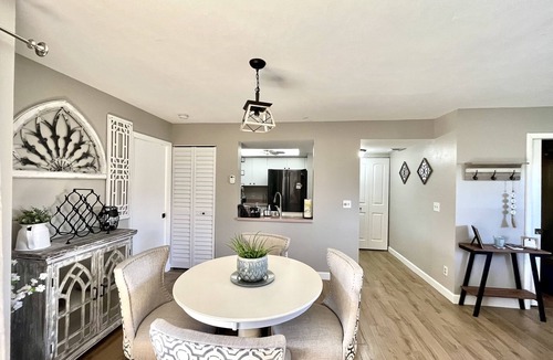 Biggar Condo | Newly updated 2br2br+Den golf course property near airport 90-day min stay