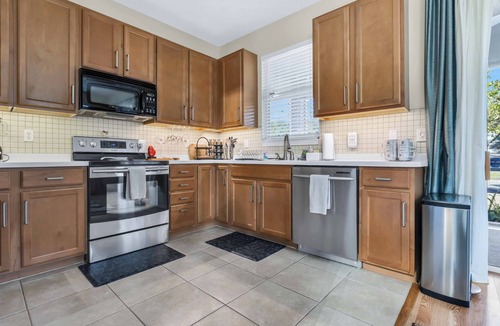 Fruitville House | Next to Nathan Benderson Park Sarasota, family sized home!