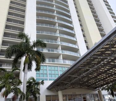 Edgewood Apartment | oasis grand vistas 29th terraza piscina KING