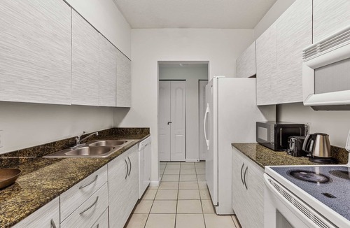 Brickell Condo | Ocean & City View Brickell Condo w free parking