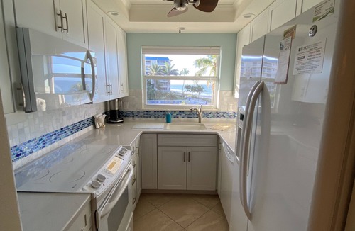 Bonita Springs Condo | OCEAN FRONT CONDO, ALL REMODELED, 20 min from Naples