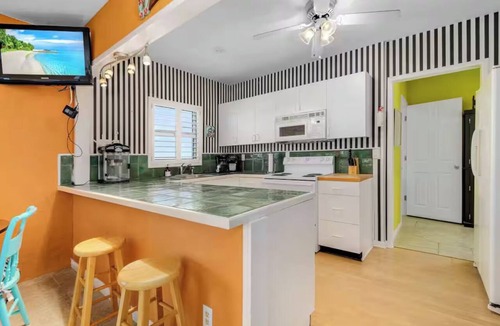 Bokeelia House | Oceanfront Multi-Family Retreat . 4 Bed, 4.5 Bath . 2 Fully Equipped Kitchens