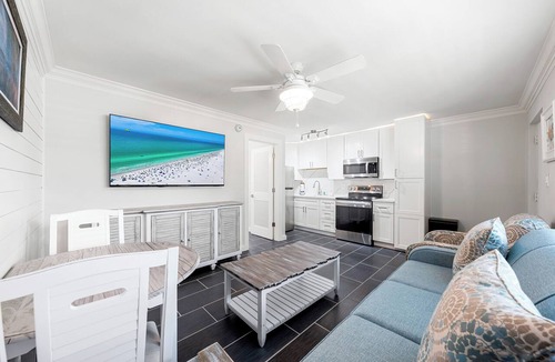 Siesta Key Village Condo | One Bed/One Bath Condo- Step From Siesta Key Beach with Pool On Property!