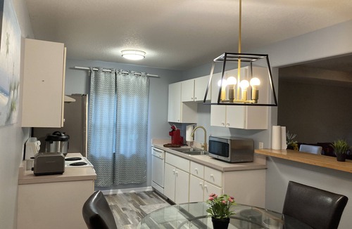 Bayou Oaks House | Orchid House 5 minutes from the beach