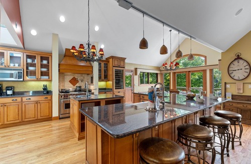 Lake Lure House | Over the Edge - Lakefront, Hot tub, Sleeps 10, Two kayaks