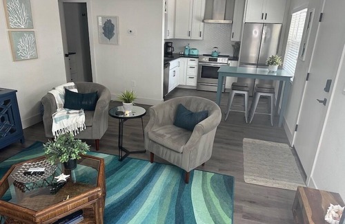 Downtown House | Palm @ El Tropicale Vacation Rentals Downtown Sarasota