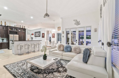 Palmetto Bay House | Palmetto Bay Tropical Home w/Game Room, Pool & Fun