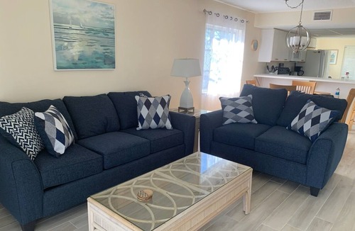 Englewood Condo | Paradise in sunny Englewood FL - immaculate 1st floor condo close to beaches!