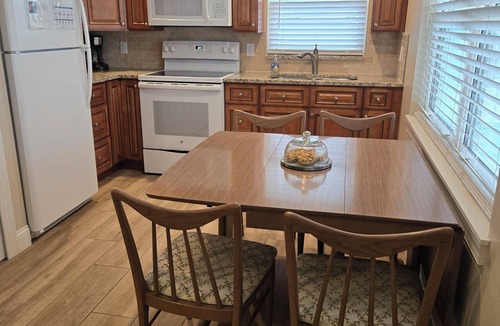 Southgate House | Peaceful 2-bedroom house in Sunny Sarasota