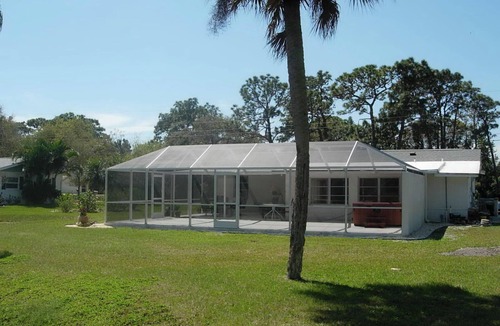 Venice Gardens House | Peaceful 2-bedroom house with AC in charming Venice.