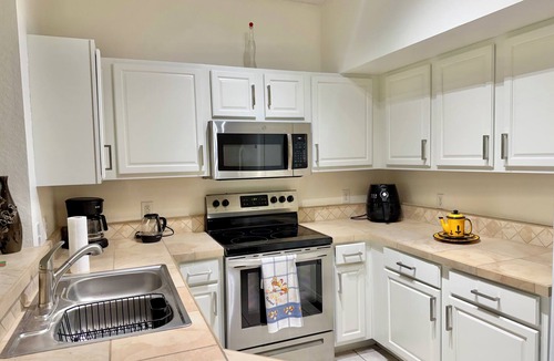 Iona Condo | Peaceful Beachwalk Escape! Updated 3rd-Floor Condo w/Lanai, Pool & Hot Tub