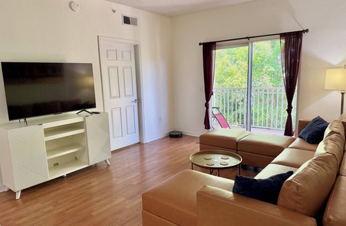 Iona Condo | Peaceful Beachwalk Escape! Updated 3rd-Floor Condo w/Lanai, Pool & Hot Tub