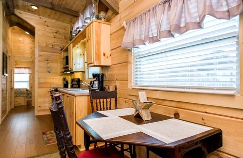 Mill Spring Cabin | Peaceful Cabin Close to Tryon and the Foothills near Lake Lure in Mill Springs, North Carolina