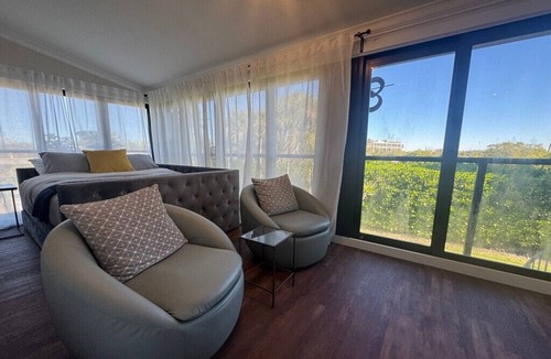 Goodland Condo | Peaceful Goodland, FL Stay: 1BR/1BA with Sunroom Daybed, 10 Min to Marco Island