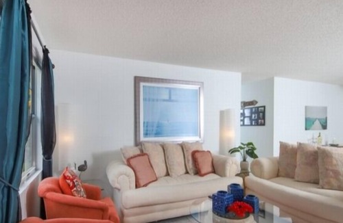 Englewood East House | Peaceful Neighborhood, Beaches, World Class Fishing and Watersports Nearby