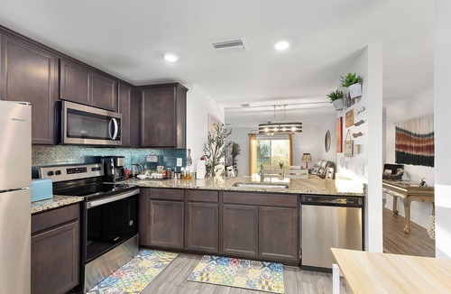 Biggar House | Peaceful Retreat in Fort Myers. Entire home. Weekly and Long Stay Discounts!